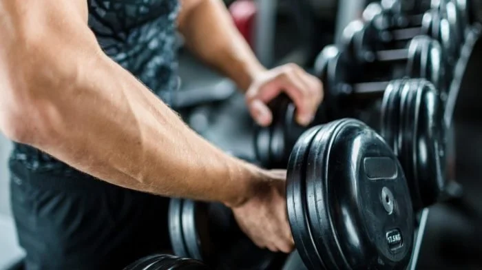 Dumbbell oefeningen buikspieren